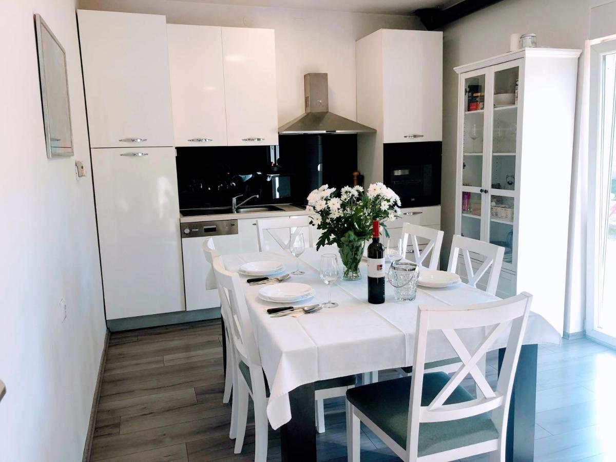 Villa Marie With Pool, Two Bedrooms For 4+2Kids Cavoglave Zewnętrze zdjęcie
