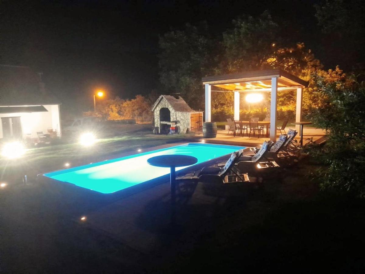 Villa Marie With Pool, Two Bedrooms For 4+2Kids Cavoglave Zewnętrze zdjęcie